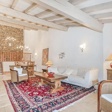 3 Bedroom Cozy In